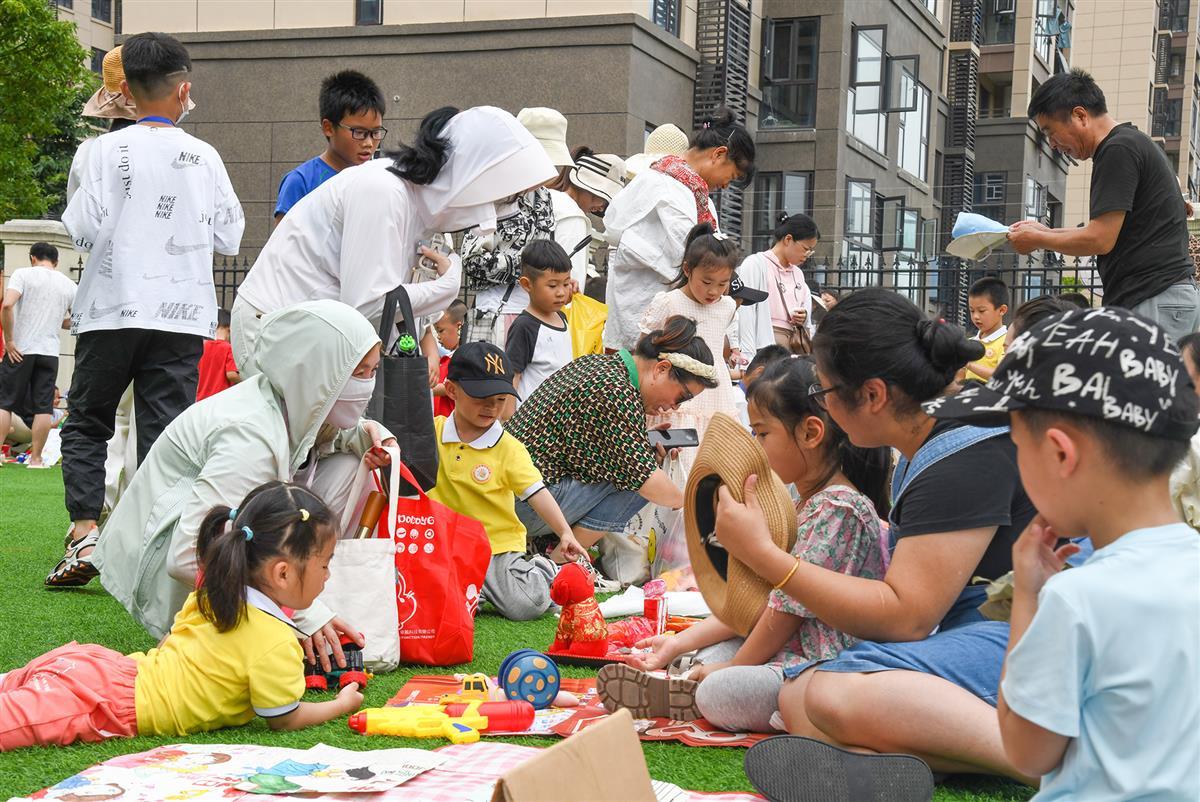 幼儿园海报跳蚤市场素材_跳骚市场幼儿园活动方案_幼儿园跳骚市场海报